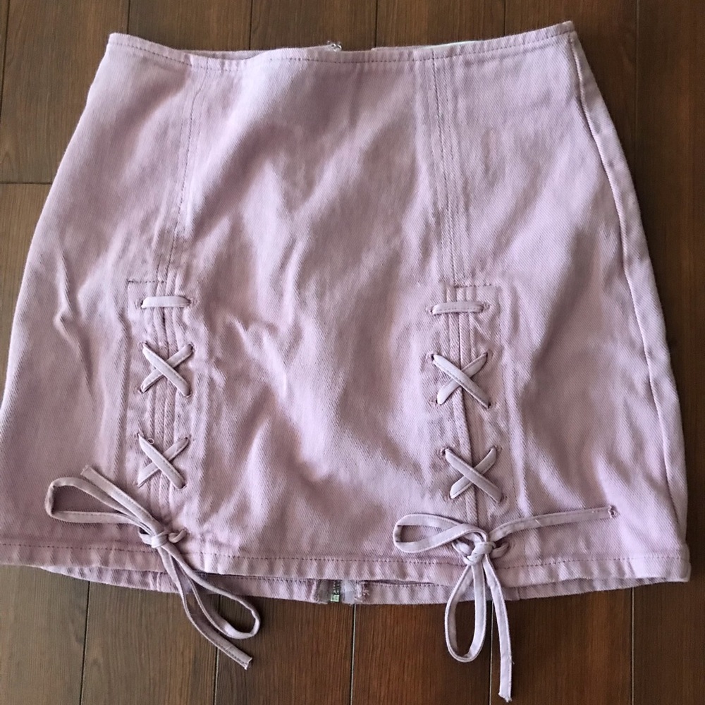 Mauve skirt with full silver zipper in the back